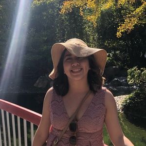 Meet your Posher, Esenia